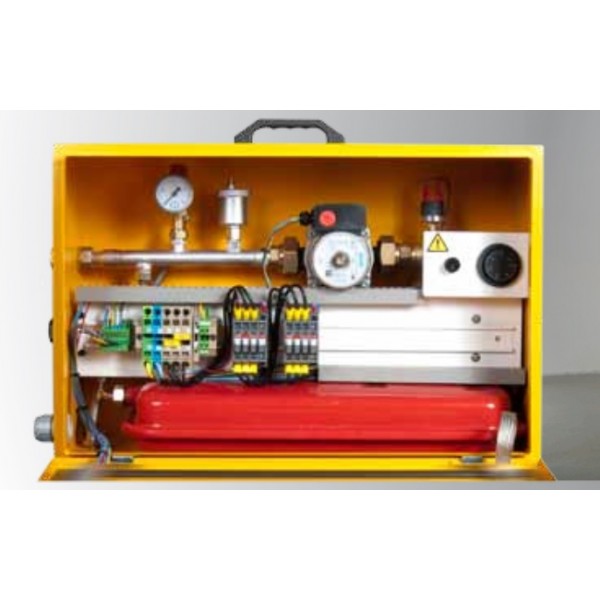 Module de chauffage et sol romain: chaudière/groupe électromécanique complète avec pistons, tuyauterie et brûleur dans une mallette jaune.